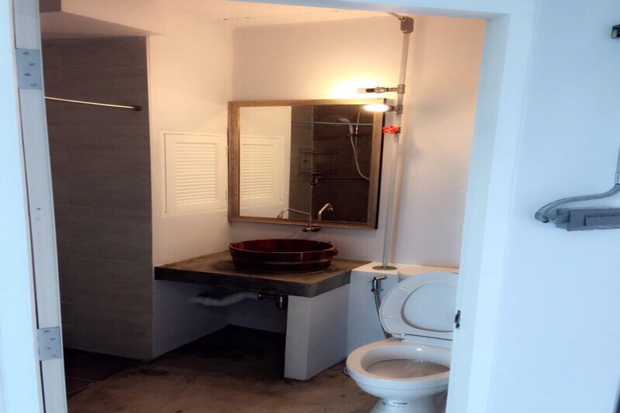 Hotel Rinrada Loft Resident Chiang Mai Esterno foto