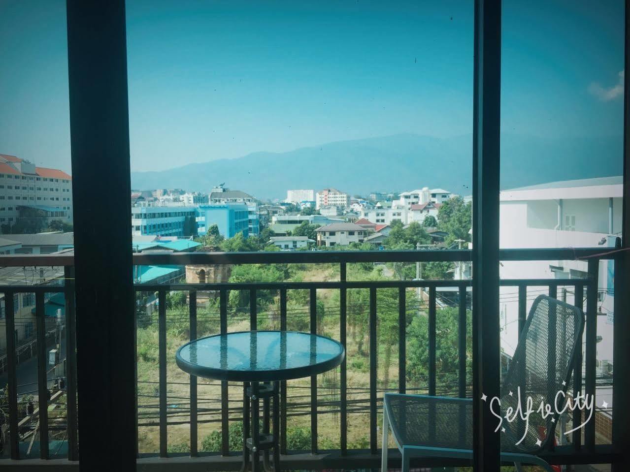 Hotel Rinrada Loft Resident Chiang Mai Esterno foto